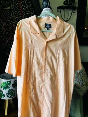 Volcom Men’s Peach Short-Sleeve Camp Collar Button-Up Shirt